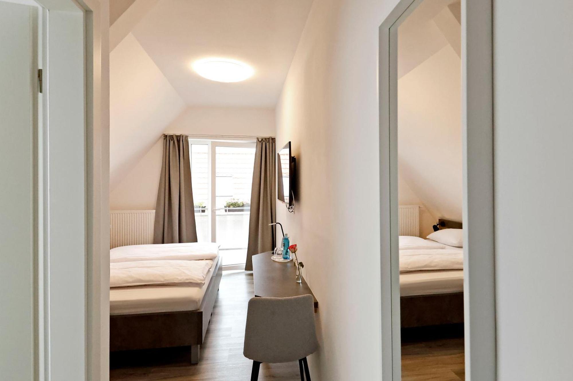 Vinotel Weinstrasse Herxheim am Berg エクステリア 写真